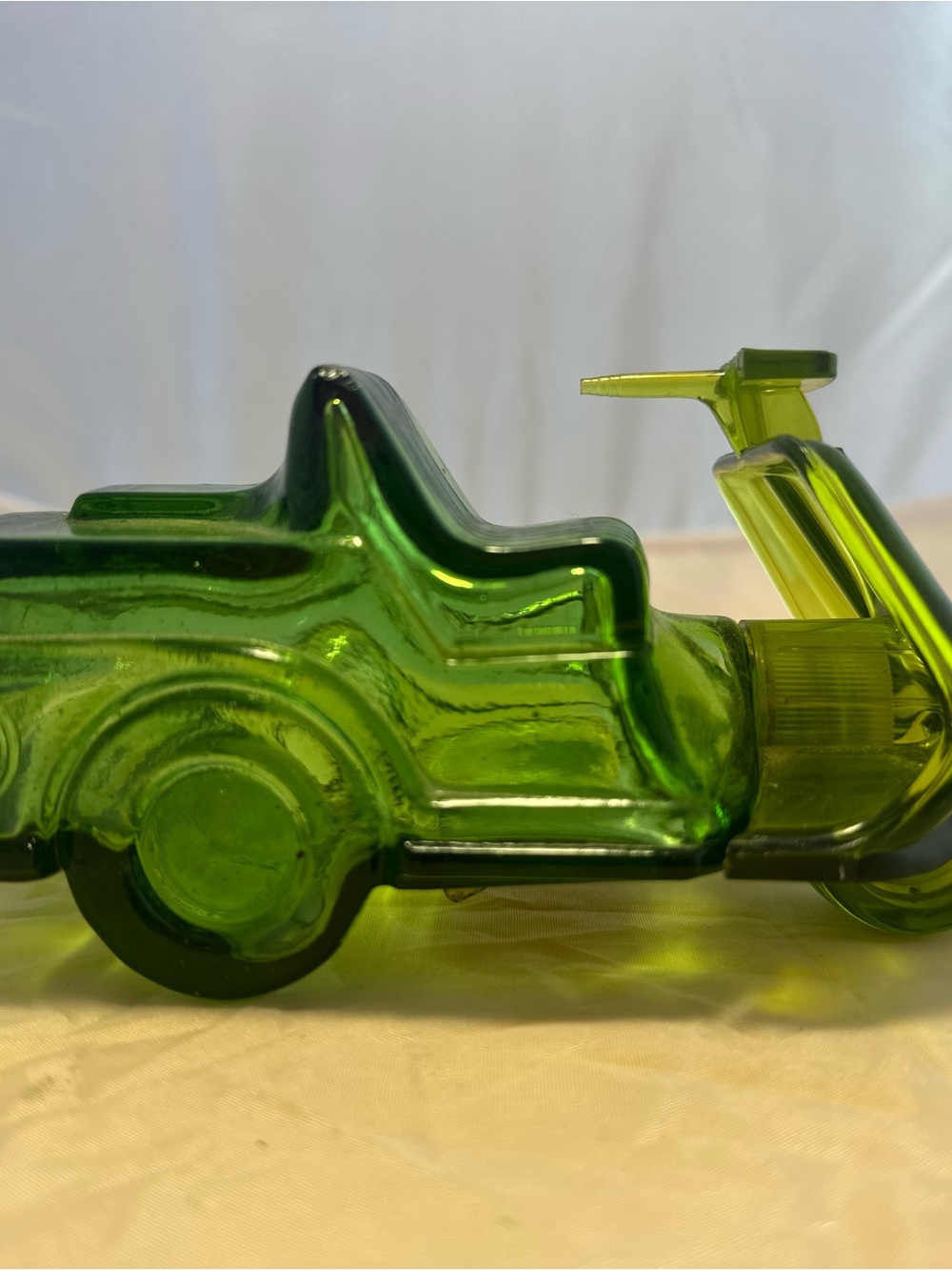 Vintage Avon Tai Winds After Shave Jeep Glass Bottle Green 5 oz Empty Decanter